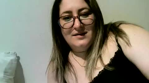 cristina20021991 online show from April 1, 2026, 6:25 am