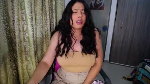 Snapshot of cristina_ford chatting on October 13, 2025, 2:33 am Cristina online show from October 13, 2025, 2:33 am