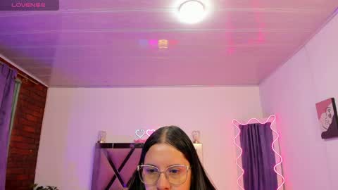 cristy_tay online show from May 1, 2026, 11:37 am