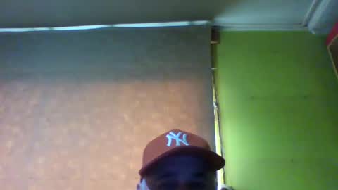 Snapshot of crmperez chatting on October 4, 2025, 8:18 pm crmperez online show from October 4, 2025, 8:18 pm