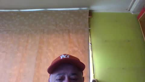 Snapshot of crmperez chatting on February 19, 2026, 8:27 pm crmperez online show from February 19, 2026, 8:27 pm