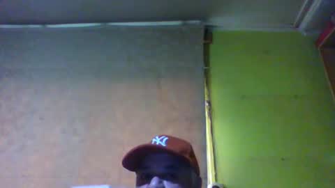 Snapshot of crmperez chatting on March 1, 2026, 10:12 pm crmperez online show from March 1, 2026, 10:12 pm