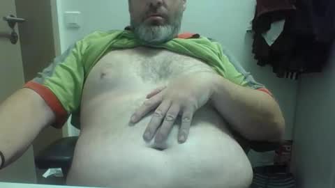 Snapshot of crouch1 chatting on October 17, 2025, 7:00 am Crouch1 online show from October 17, 2025, 7:00 am