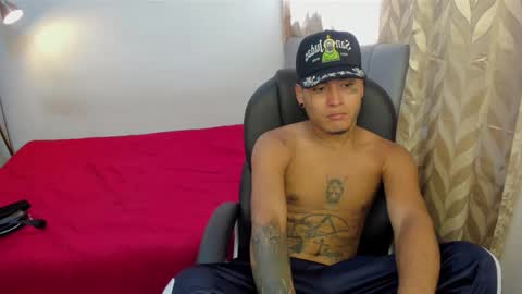 crow_black00 online show from September 30, 2025, 5:07 pm