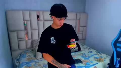 Croy online show from March 11, 2026, 9:32 pm