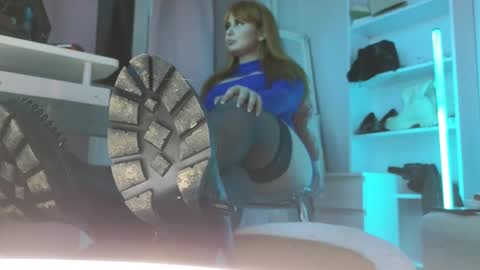 Cruel Siren online show from December 4, 2025, 8:17 pm