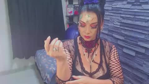cruela_deviil online show from October 17, 2025, 11:07 pm