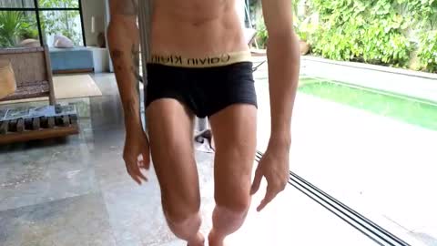 Lin inst lingoodyy online show from February 19, 2025, 2:44 am