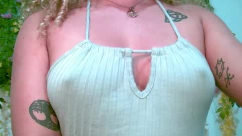 crysrus online show from June 11, 2026, 2:53 am