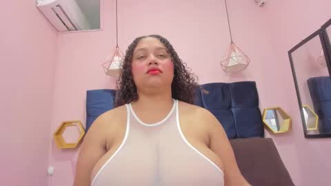 crystal_butterfly1 online show from November 16, 2025, 12:55 pm