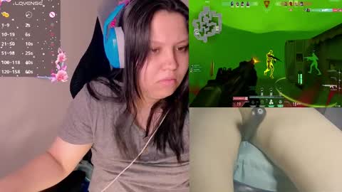 Snapshot of crystal_velvet01 chatting on December 8, 2024, 5:33 pm crystal online show from December 8, 2024, 5:33 pm