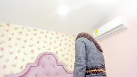 Snapshot of crystal_watson0 chatting on June 19, 2026, 2:32 pm Milf Latina online show from June 19, 2026, 2:32 pm