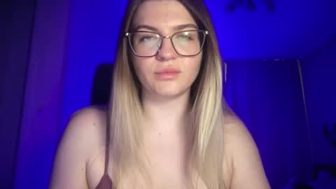crystalblush01 online show from March 25, 2026, 2:56 pm