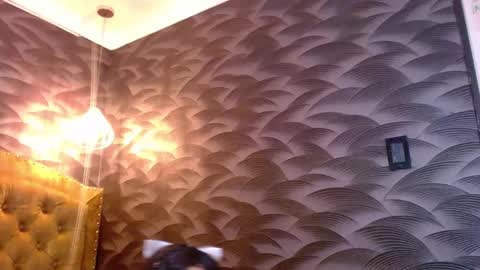 Crystal online show from October 7, 2025, 11:24 pm