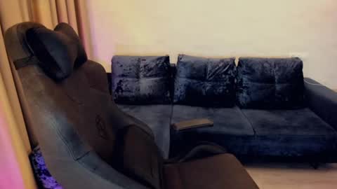 Snapshot of crystalemily chatting on December 14, 2024, 8:18 pm crystalemily online show from December 14, 2024, 8:18 pm