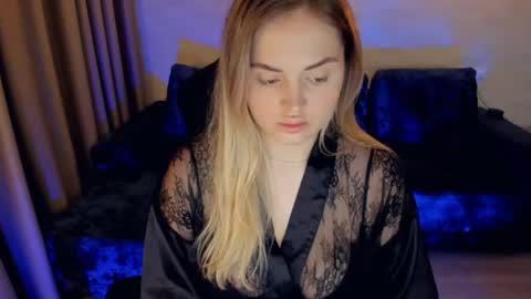 Snapshot of crystalemily chatting on January 8, 2025, 8:18 pm crystalemily online show from January 8, 2025, 8:18 pm