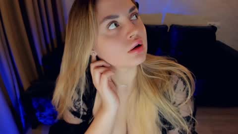 Snapshot of crystalemily chatting on January 29, 2025, 8:04 pm crystalemily online show from January 29, 2025, 8:04 pm