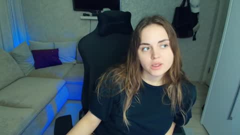 crystalemily online show from March 31, 2026, 7:25 pm