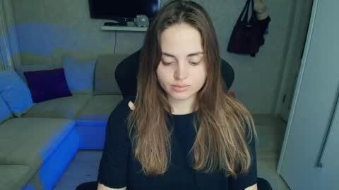 crystalemily online show from April 30, 2026, 7:20 pm