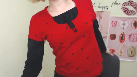 Stella online show from January 13, 2025, 2:42 pm