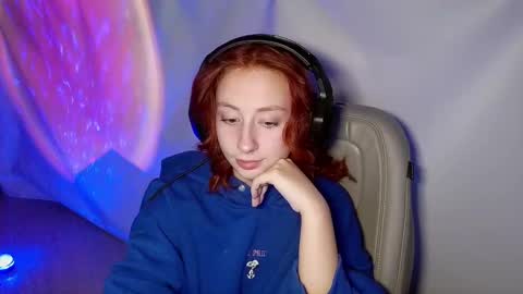 Snapshot of crystallkris chatting on December 24, 2024, 11:33 pm Kristina online show from December 24, 2024, 11:33 pm