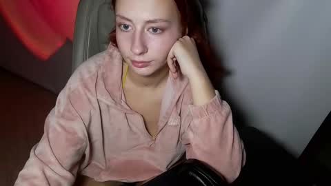 Snapshot of crystallkris chatting on December 26, 2024, 3:27 am Kristina online show from December 26, 2024, 3:27 am