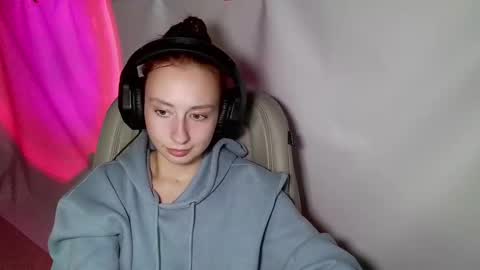 Snapshot of crystallkris chatting on December 30, 2024, 2:20 am Kristina online show from December 30, 2024, 2:20 am