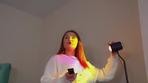 Crystal online show from September 14, 2025, 6:07 pm