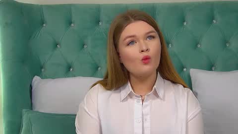 Crystal online show from September 27, 2025, 6:29 am