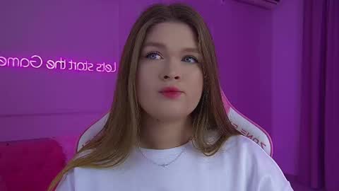 Crystal online show from February 22, 2026, 6:35 am