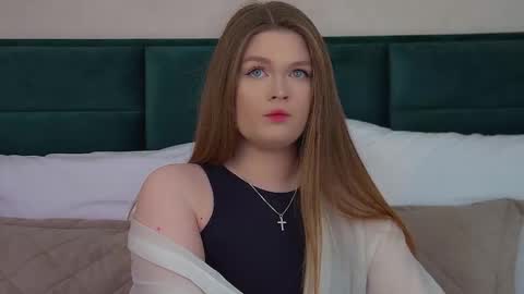 Crystal online show from February 24, 2026, 6:06 pm