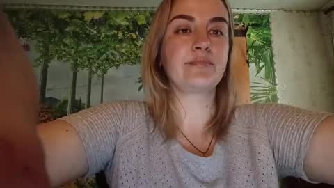 Julianna online show from April 3, 2026, 7:50 am