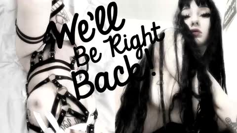 Sasha    Make me moan with patterns   good music here  online show from October 16, 2025, 5:03 pm