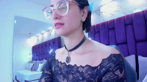 Crystal online show from February 16, 2026, 9:44 pm