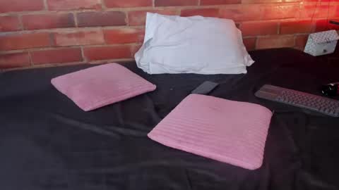 Soy Crystal online show from March 4, 2025, 4:09 pm