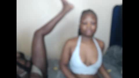 crystalxebony online show from November 28, 2025, 3:53 am