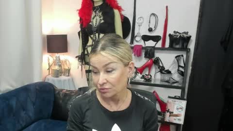 CrystalHotty online show from May 22, 2026, 4:30 am