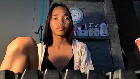 Lauren online show from November 30, 2025, 5:28 pm