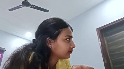 cuddlemuffins online show from February 22, 2026, 3:43 pm