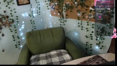 Snapshot of cuddlieschris chatting on October 5, 2025, 6:12 am Chris online show from October 5, 2025, 6:12 am