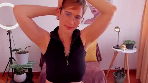 Leonela online show from February 28, 2025, 9:23 pm