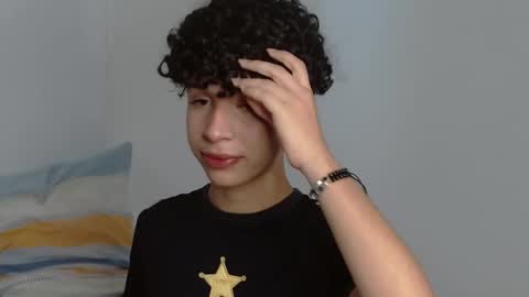 Snapshot of cuddly_twinkie chatting on December 15, 2024, 4:59 pm Cuddly online show from December 15, 2024, 4:59 pm