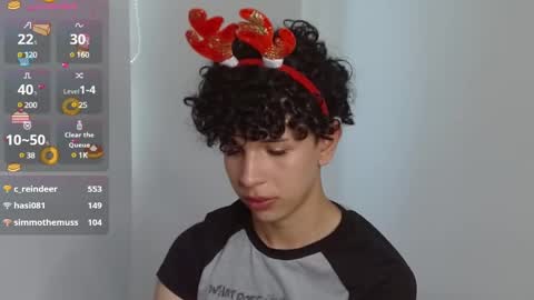 Snapshot of cuddly_twinkie chatting on December 16, 2024, 7:43 pm Cuddly online show from December 16, 2024, 7:43 pm