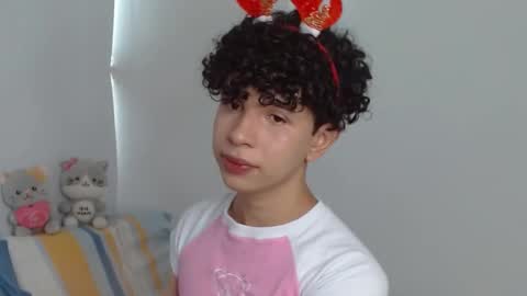 Snapshot of cuddly_twinkie chatting on December 26, 2024, 5:30 pm Cuddly online show from December 26, 2024, 5:30 pm