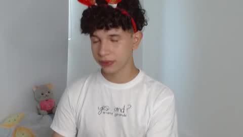 Snapshot of cuddly_twinkie chatting on January 5, 2025, 4:59 pm Cuddly online show from January 5, 2025, 4:59 pm