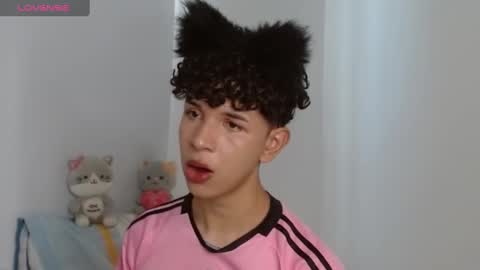 Snapshot of cuddly_twinkie chatting on January 8, 2025, 5:37 pm Cuddly online show from January 8, 2025, 5:37 pm