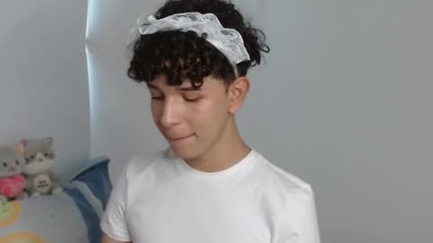 Snapshot of cuddly_twinkie chatting on January 16, 2025, 4:39 pm Cuddly online show from January 16, 2025, 4:39 pm