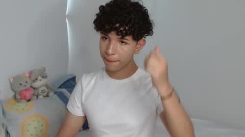 Snapshot of cuddly_twinkie chatting on January 16, 2025, 7:41 pm Cuddly online show from January 16, 2025, 7:41 pm