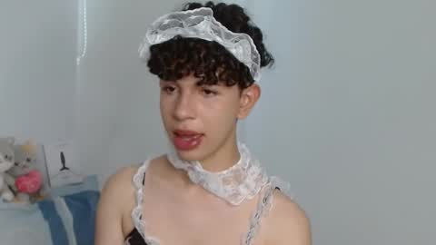 Snapshot of cuddly_twinkie chatting on January 18, 2025, 5:37 pm Cuddly online show from January 18, 2025, 5:37 pm