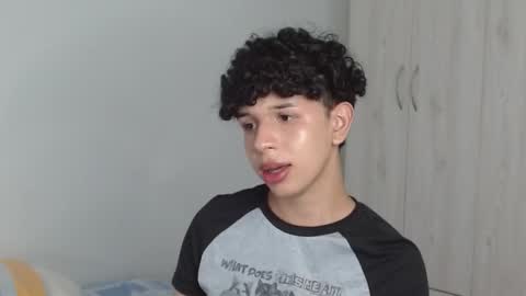 Snapshot of cuddly_twinkie chatting on January 24, 2025, 6:25 pm Cuddly online show from January 24, 2025, 6:25 pm